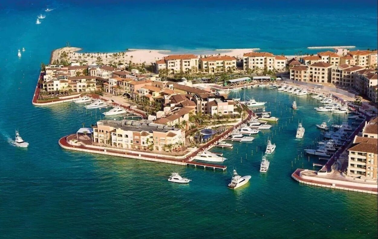 Hotel Aquamarina Luxury Residences 4*